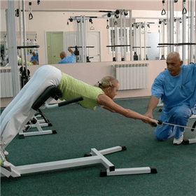 Spezielle Gymnastikleistung zur Behandlung von Osteochondose
